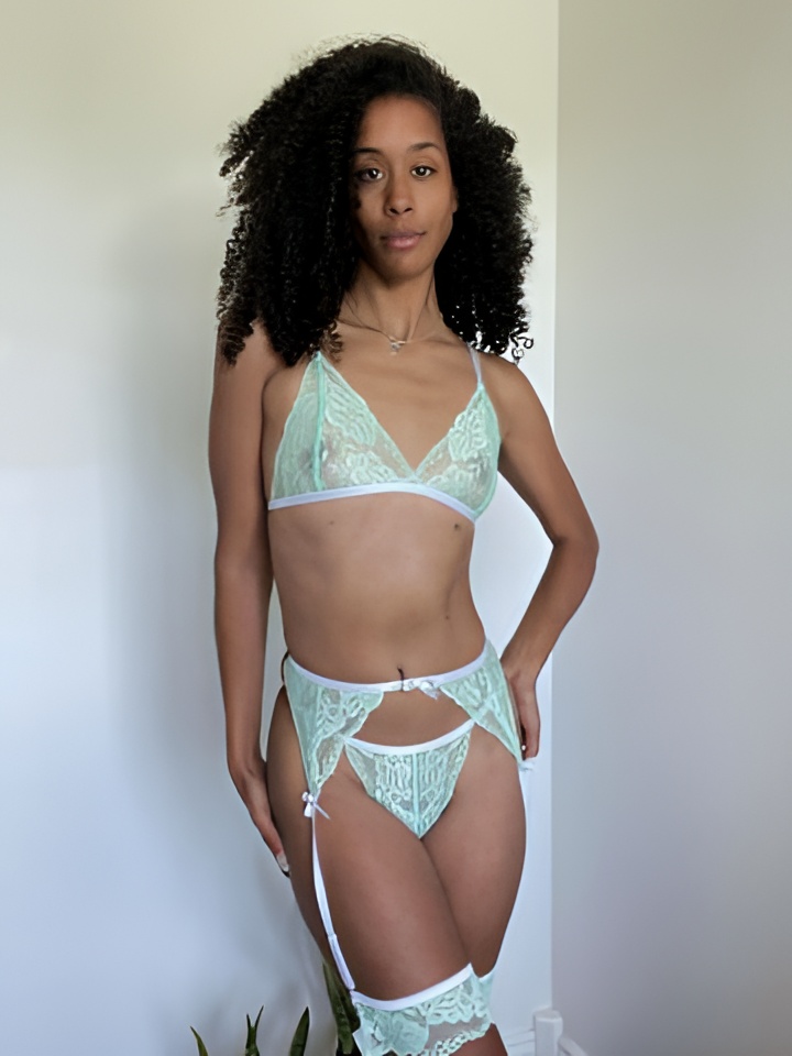 Индивидуалка Искра, доступна для личного знакомства от 5000 руб