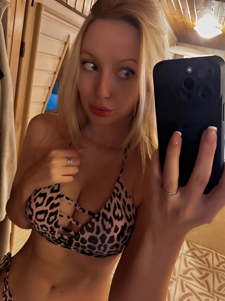 Рената привлекательная девушка из Злынка цена от 2000 руб