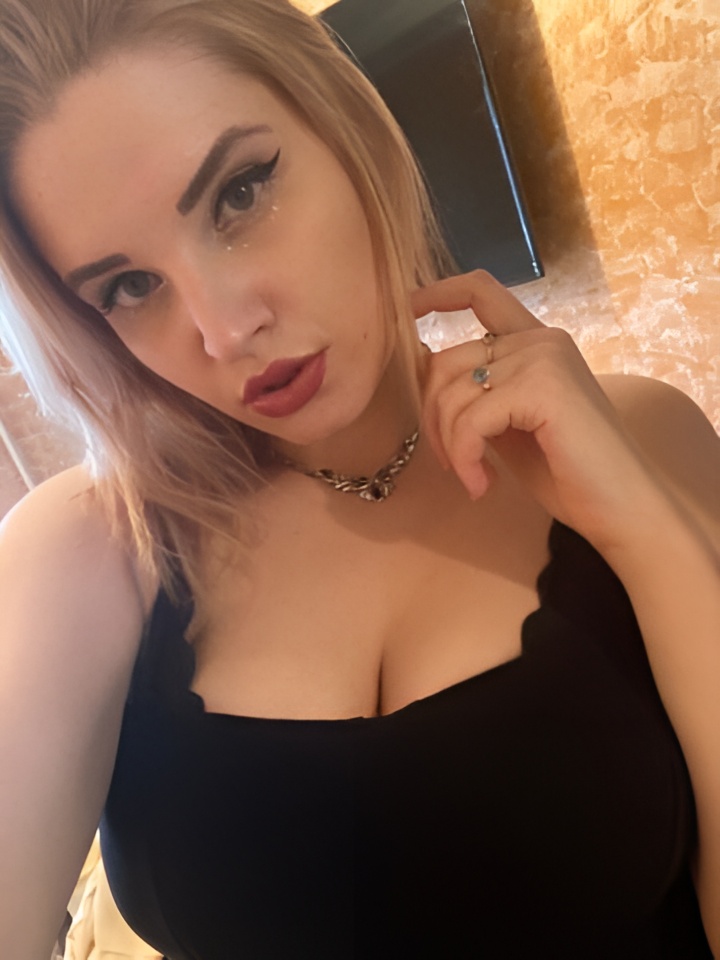 Роксана привлекательная девушка из Злынка цена от 2500 руб