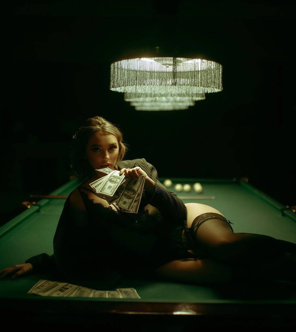 Мария привлекательная девушка из Злынка цена от 7000 руб